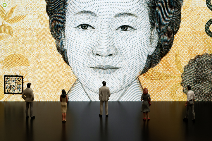 Banknotes: South Korean won 2 South Korean banknotes